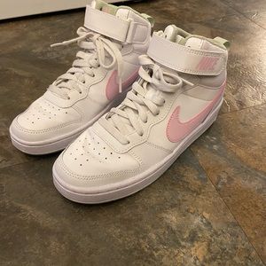 Nike AirForce 1’s Hightop Pink and Green